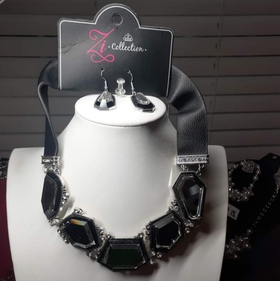 Necklace - Picture 1 of 1